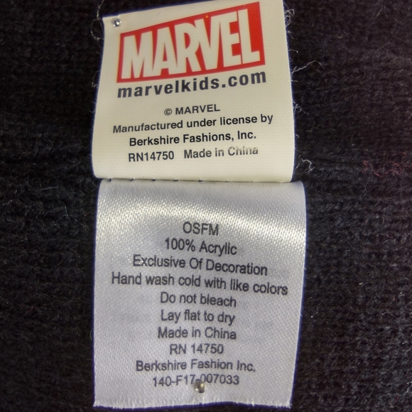 SOLD Marvel Spider-Man Children 4-9 yrs Hat & Gloves Set - Picture 10 of 11